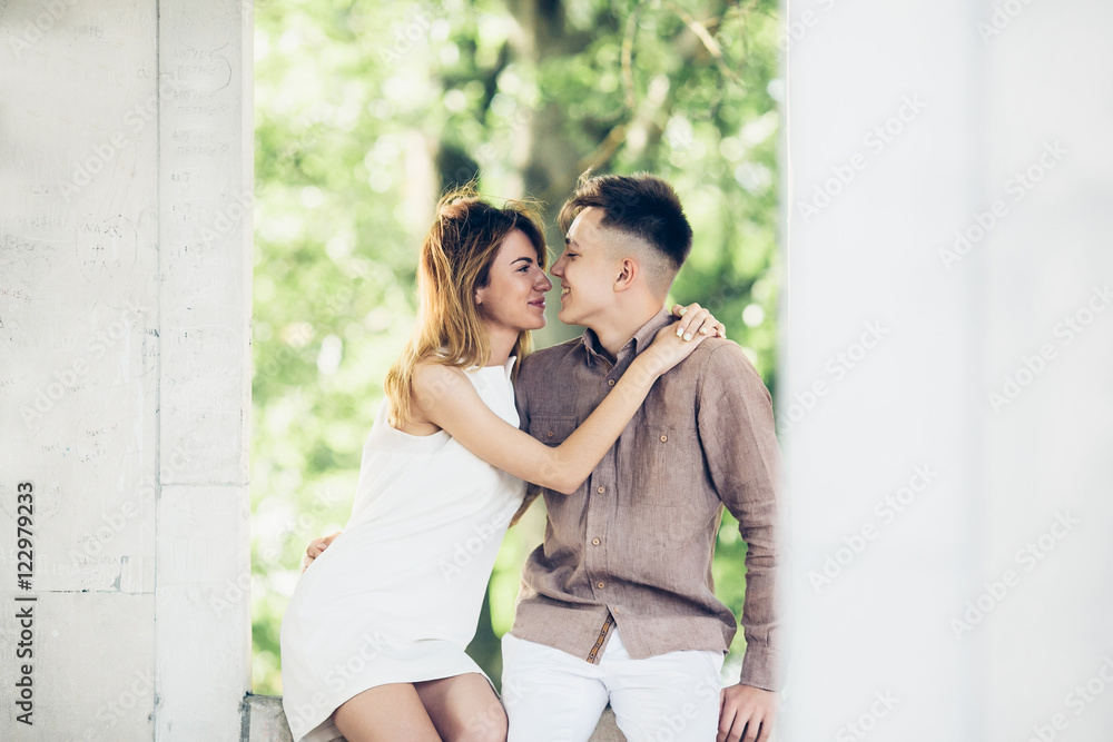 Naklejka premium man and woman in the park