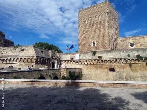 Castello normanno-svevo a Bari, sud Italia photo