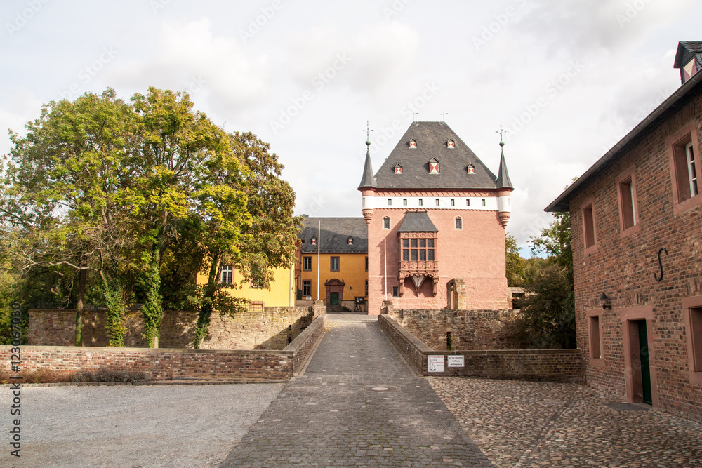 Schloss Burgau - Blick auf die Hauptburg
