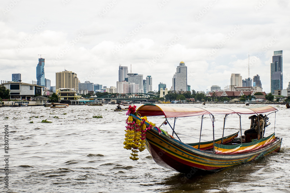 Long tail boat river chao Phraya Bangkok Skyline 2