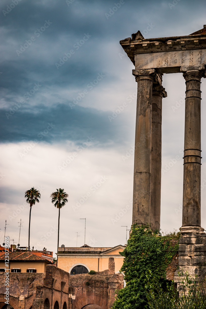 Le temple de Saturne dans le Forum Romain