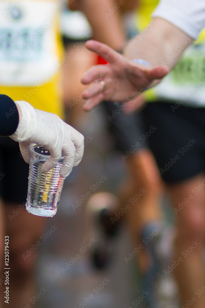 Erfrischung und Labsal beim Marathon