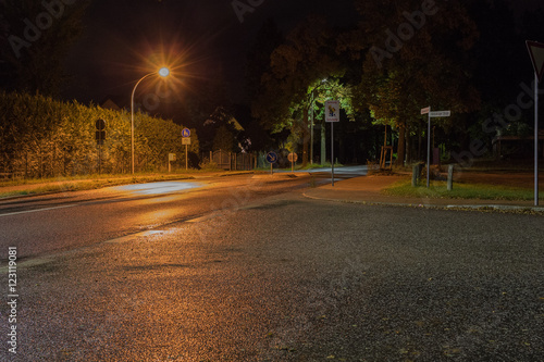 Verkehrsinsel bei Nacht (Senzig, Königs Wusterhausen) © daniel78119