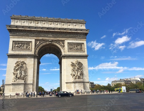 Paris  France - August 28th   street view of the Triumphal Arch at the top of the Champs Elys  es street 