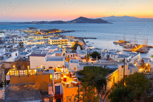 Foto View of the old town of Naxos and its port from the catle.