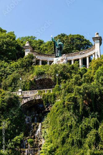 Gellert-Denkmal am Ufer der Donau