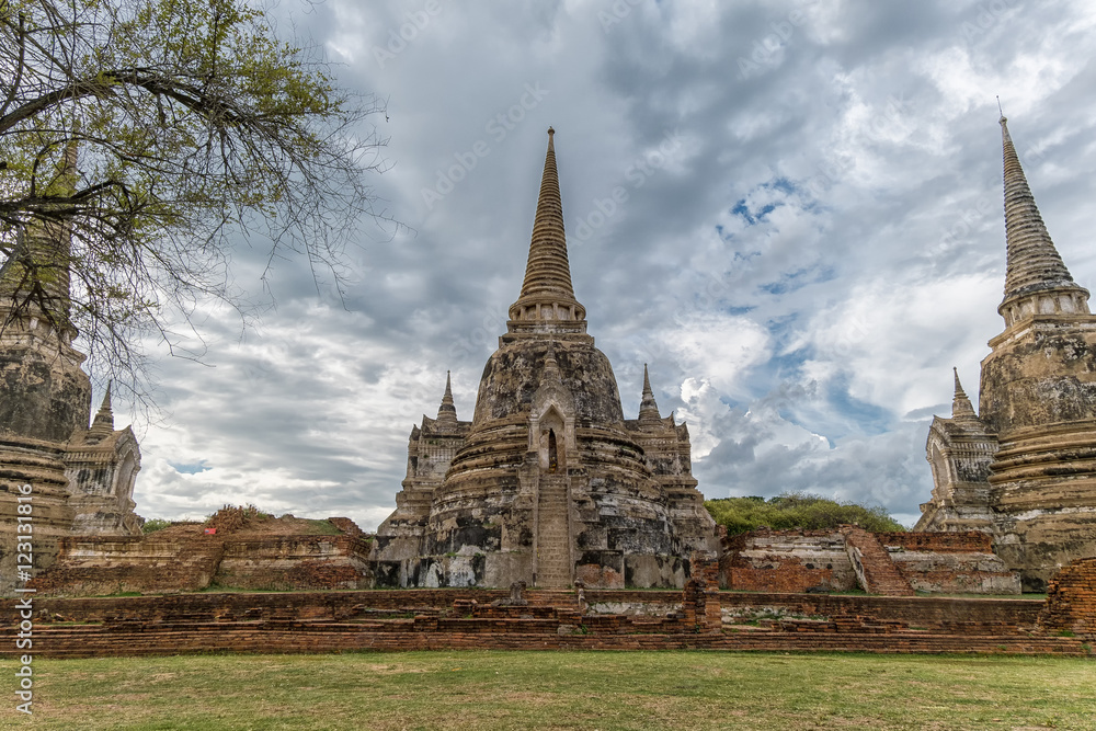 Fototapeta premium The Mongkolbophit, sanctuary