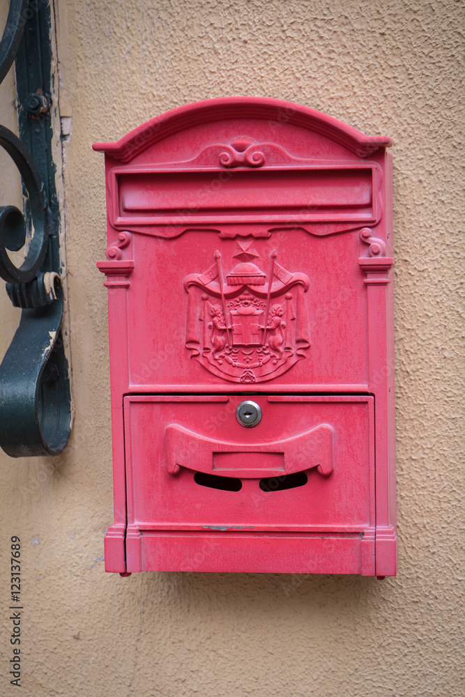 a one-time e-mail box on the wall