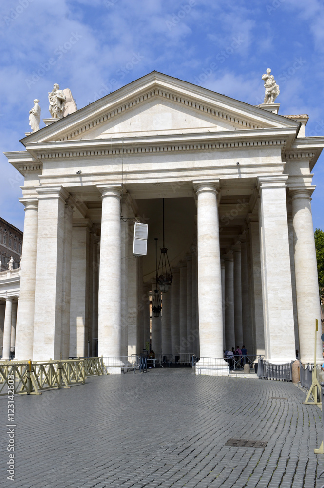 Fototapeta premium Trapezoidal entrance to the basilica