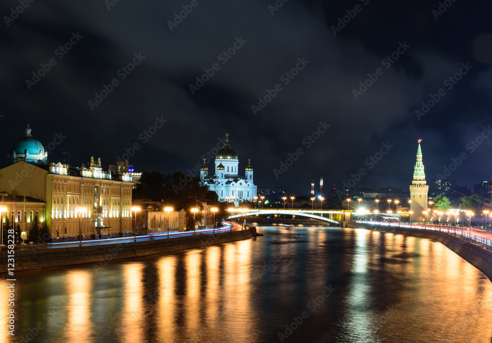Night view of Moscow from a bridge that cross the Moskova river