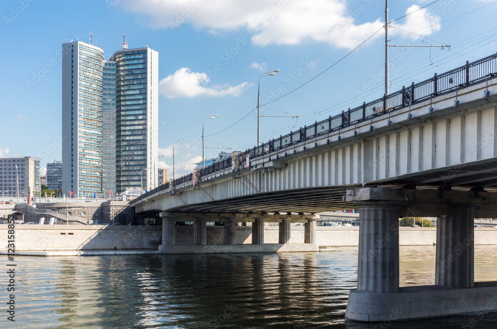 Obraz premium Novoarbatsky bridge in Moscow
