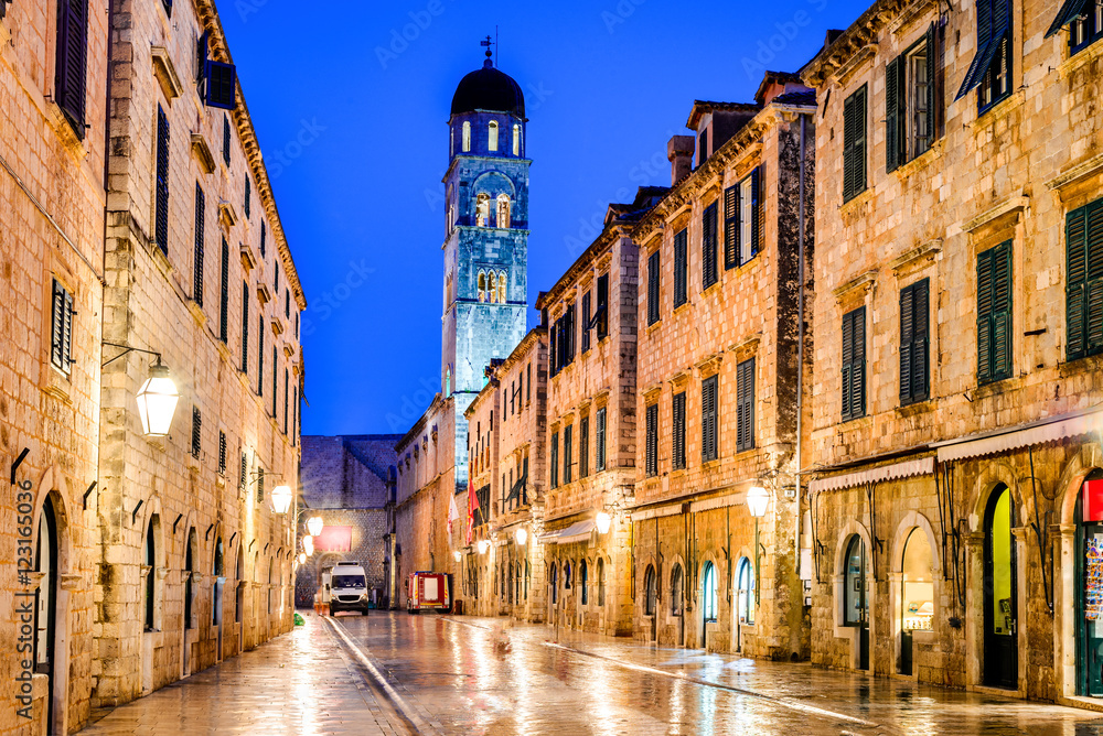 Obraz premium Dubrovnik, Croatia - Stradum, night view