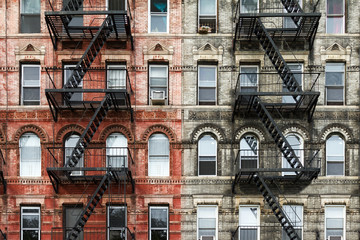 Fototapete Manhattan Alte Backsteinhäuser in Manhattan New York  © deberarr