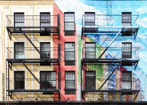 Fototapeta Kolorowi budynki w east village Manhattan, Miasto Nowy Jork