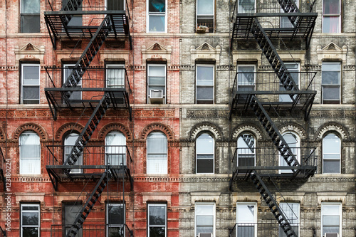 Obraz na płótnie Old Brick Apartment Buildings in Manhattan, New York City