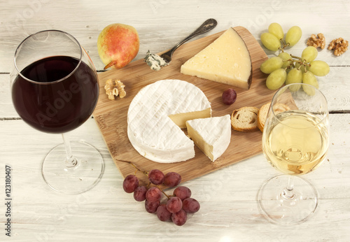 Photo of wine tasting with cheese pairings