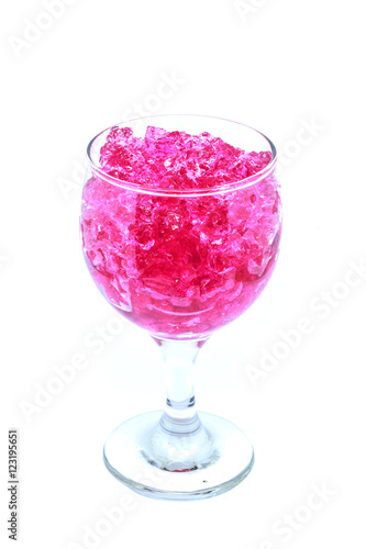Obraz na płótnie pink hydrogel in wine glass isolated on white background w salonie