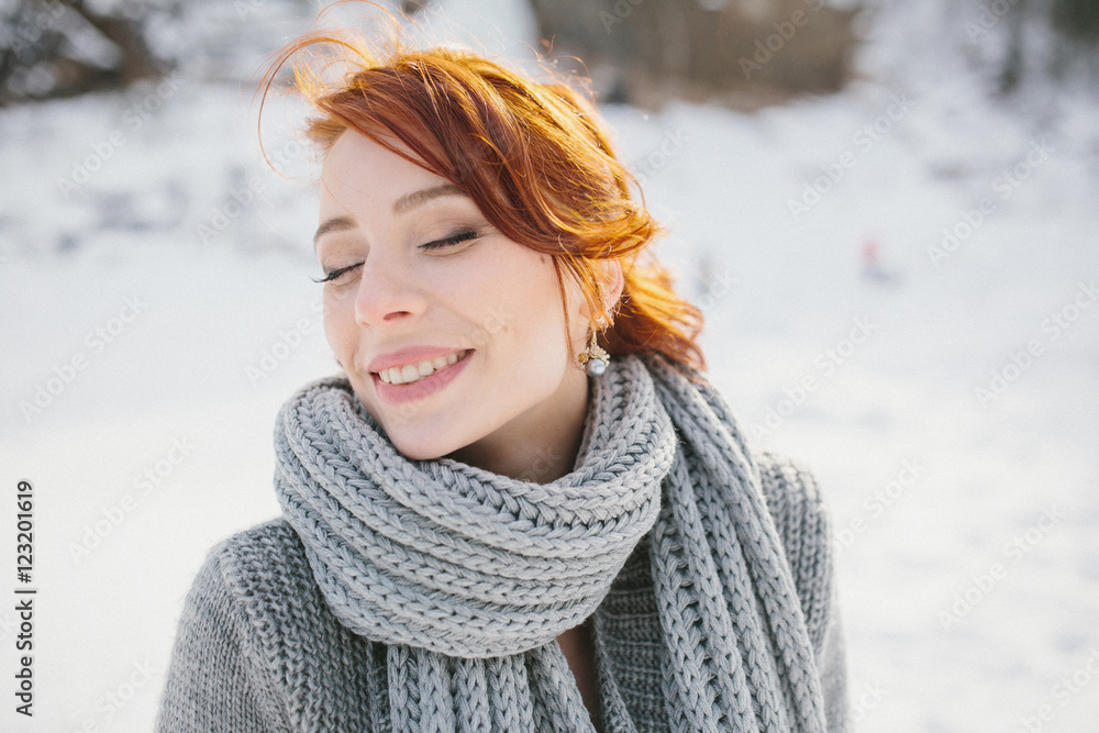 Portrait of a girl dressed in a winter image of the bride. Backg Portrait of a girl dressed in a winter image of the bride. Backg