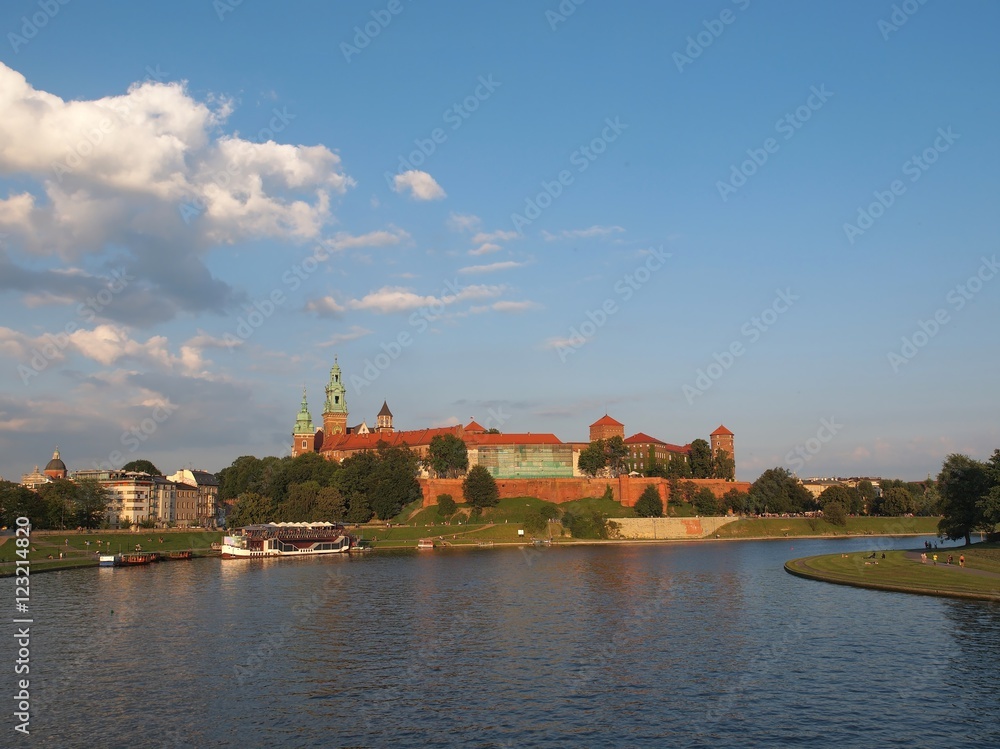 Obraz premium Landscape with Wawel Castle and Vistula river in Krakow, Poland