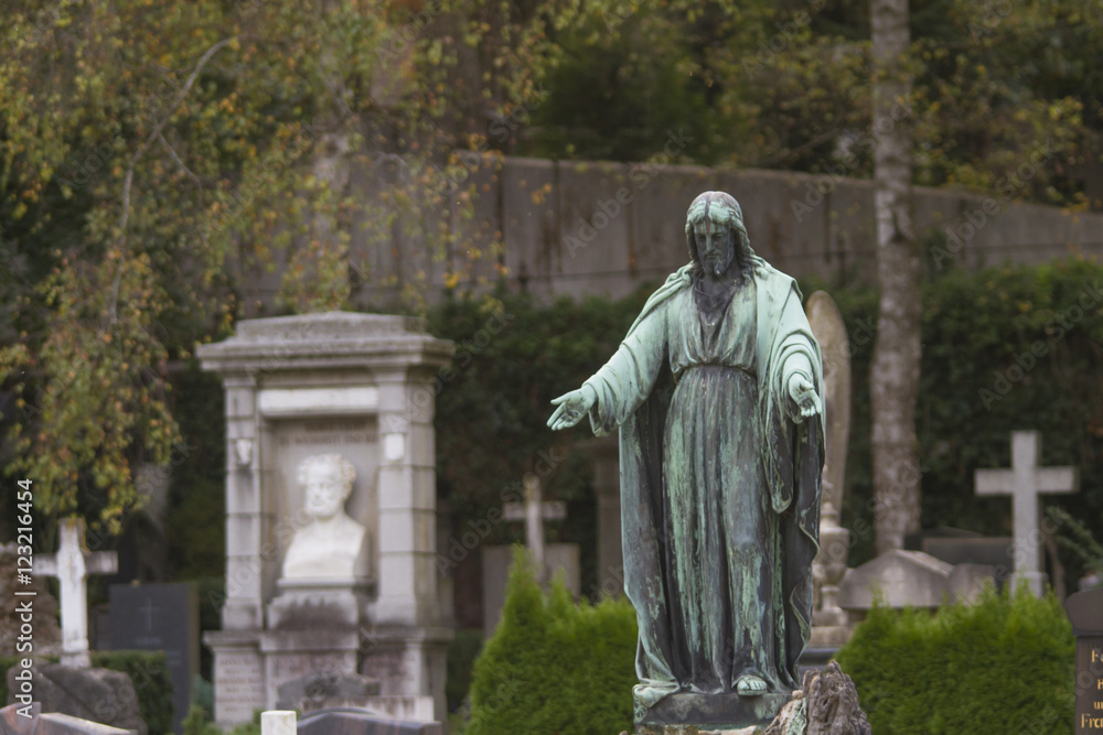 Obraz premium Auf dem Friedhof