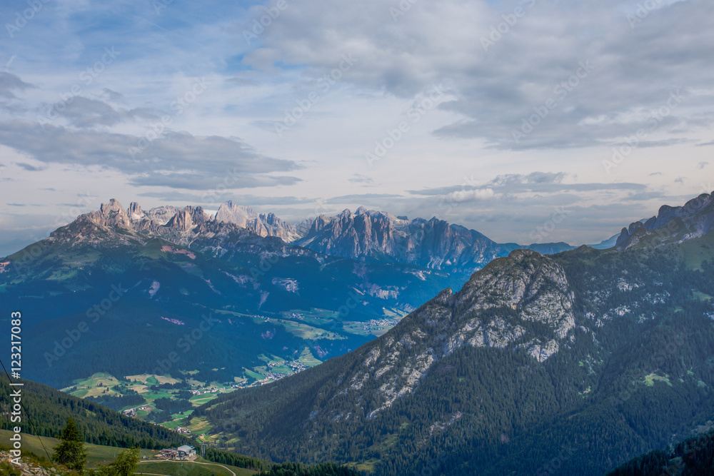 Rosengartengruppe view/Rosengarten/Dolomites/Trentino AltoAdige, Italy/ green/mountains/summertime/ rocks/peaks