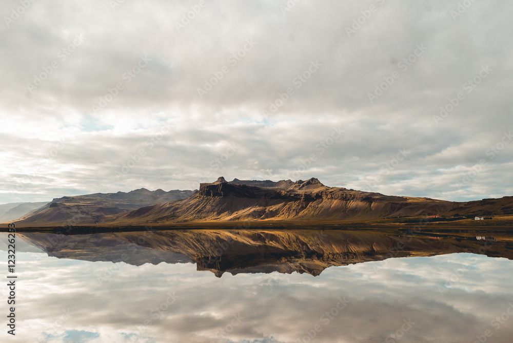 Obraz premium Iceland Lake Reflection