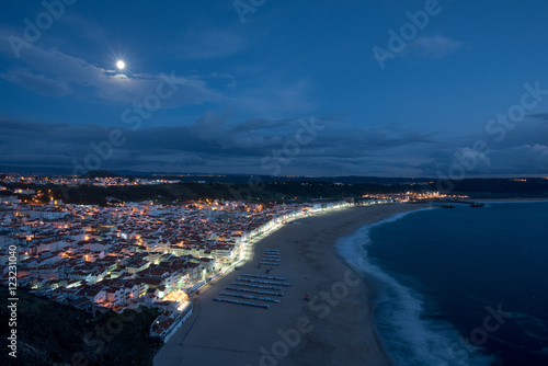 夜のナザレ（ポルトガル）の風景