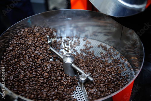  roasted coffee beans in a coffee roaster