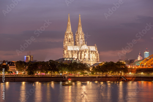 Illuminated Cologne Cathedral at night in Cologne © kelifamily