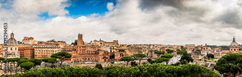 Panorama de la Rome Antique, les marchés de Trajan et le Forum Romain © Gerald Villena