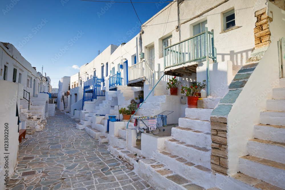 Obraz premium Typical houses of Folegandros village.