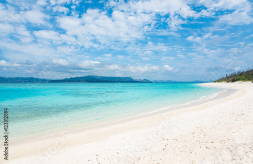 Cobalt blue of the sea and the sky, Minnajima Island, okinawa, japan / 沖縄水納島ビーチ コバルトブルーの海と空 