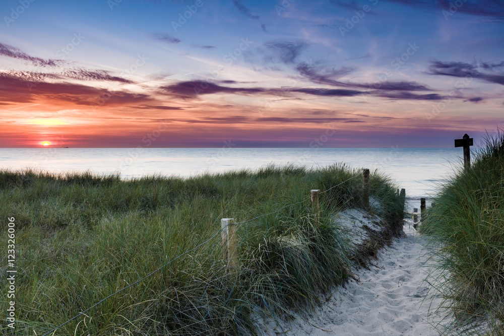Weststrand vom Fischland Darß zum Sonnenuntergang Weststrand vom Fischland Darß zum Sonnenuntergang