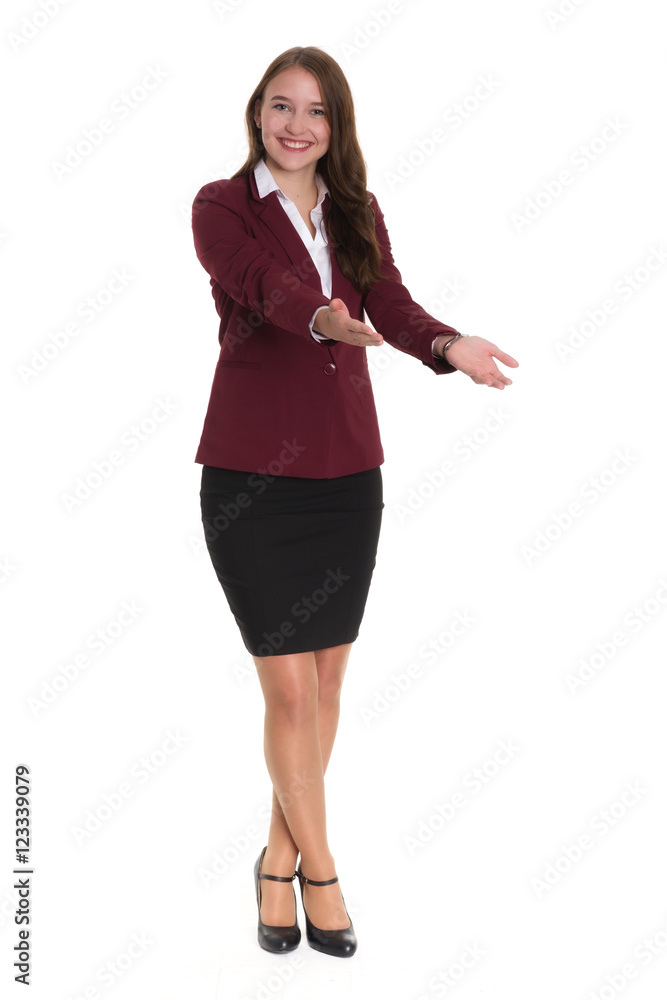 Junge Frau hält eine Präsentation - Lächelnde Businessfrau zeigt mit den Händen - freigestellt Junge Frau hält eine Präsentation - Lächelnde Businessfrau zeigt mit den Händen - freigestellt