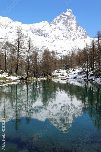 Matterhorn mit Lago Blu. Breuil-cervinia. Italien 