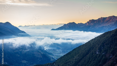 Morgenstimmung, Lago di Poschiavo, Puschlav, Graubünden, Schweiz