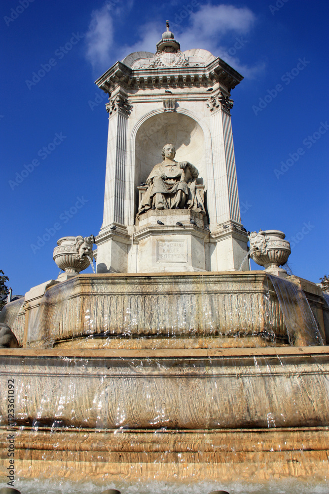 Fontaine Saint-Sulpice à Paris, France