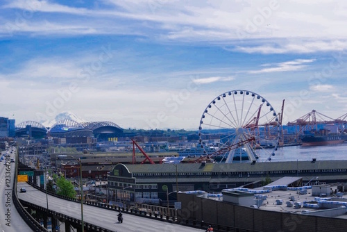 Seattle Coast © The Spinning Compass