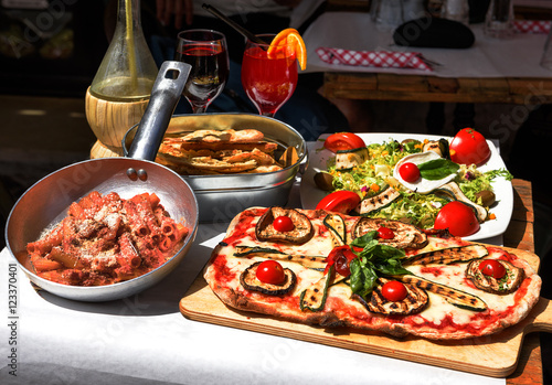 Fototapeta Naklejka Na Ścianę i Meble -  Tasted and famous Italian food
