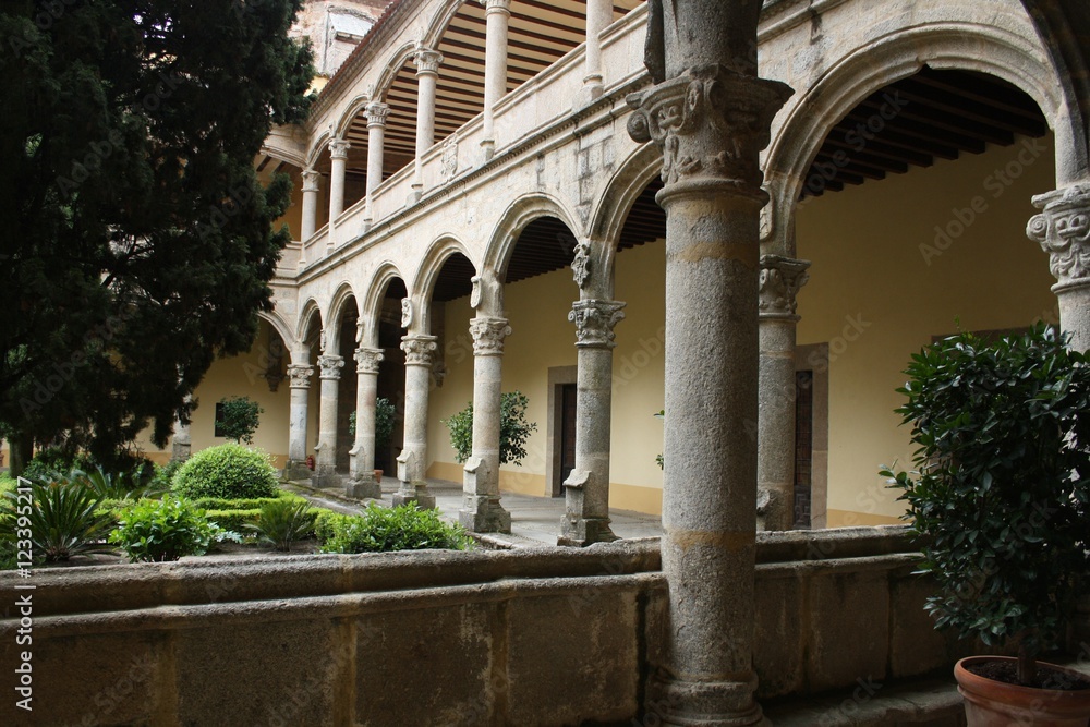 Fototapeta premium CLAUSTRO DEL MONASTERIO DE YUSTE
