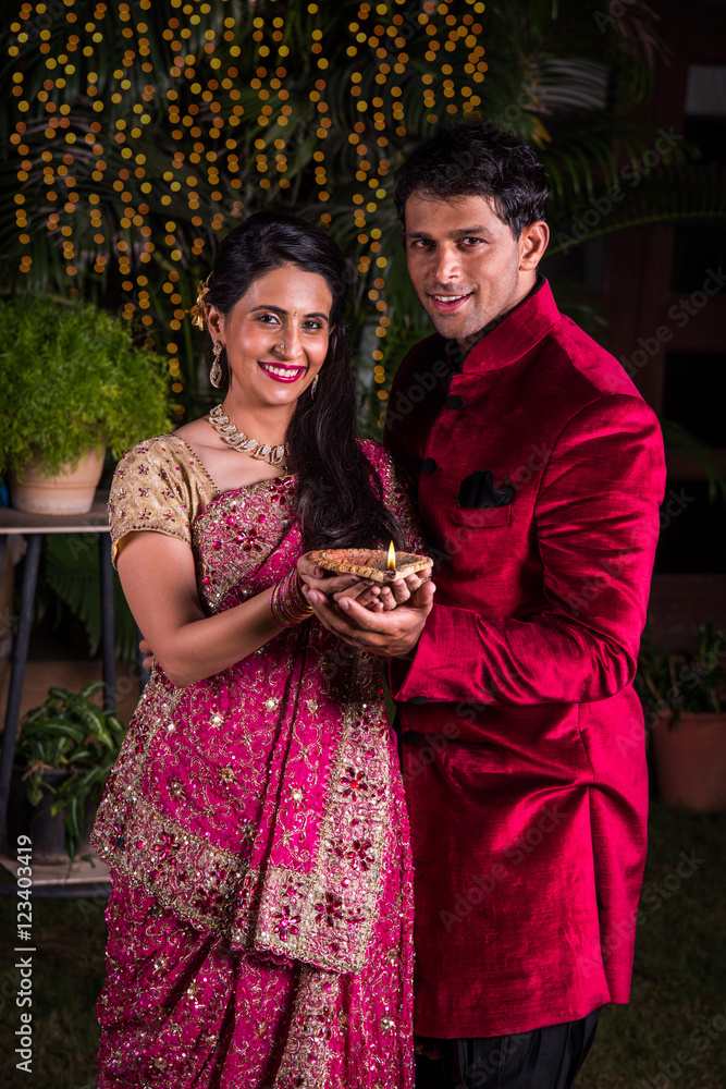 Indian Maharashtrian Young Couple in Traditional Wear in Namaskara Pose  Stock Image - Image of holding, male: 110423343