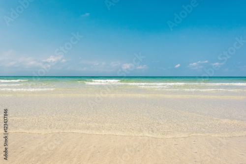 Breathtaking turquoise sea  Exotic beach with gentle wave and cl