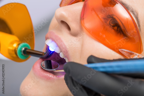 Tapet Macro photo of dental treatment