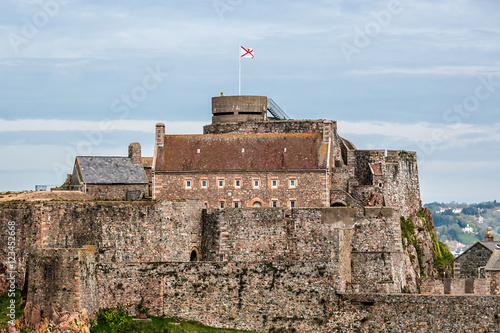 Canvas-taulu Elizabeth Castle (1594) - castle on a tidal island. Jersey, UK.