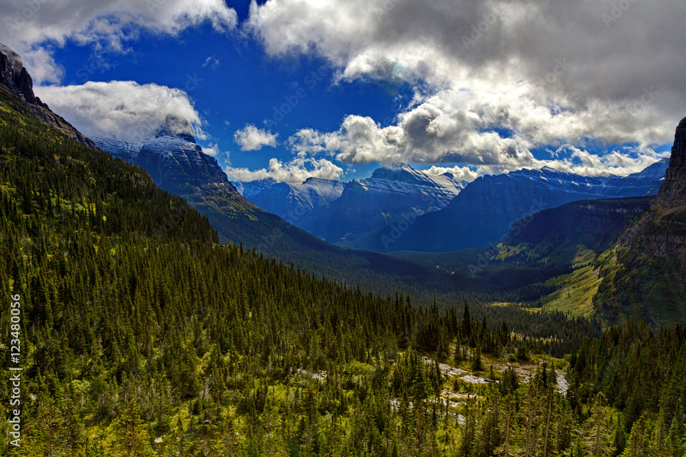 Fototapeta premium Glacier National Park at Lunch Creek