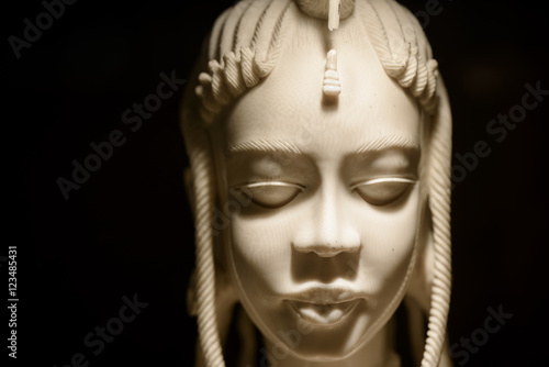 Chinese Ivory statuette © stefanocarocci
