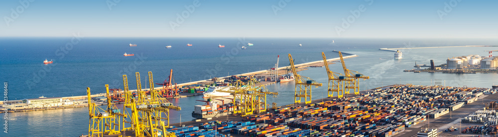 Fototapeta premium Port in Barcelona