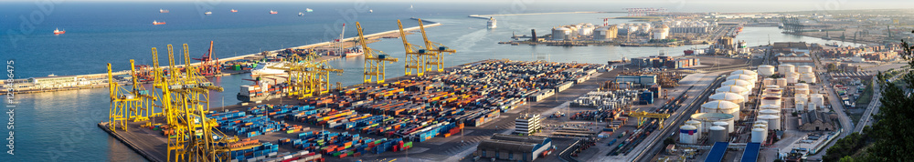 Fototapeta premium Port in Barcelona