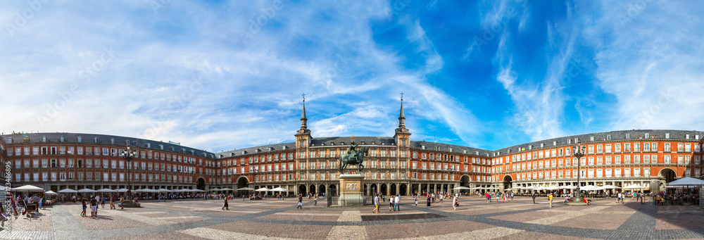 Fototapeta Statue of Philip III at Mayor plaza in Madrid