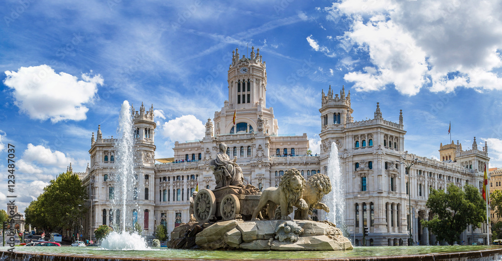 Naklejka premium Fontanna Cibeles w Madrycie